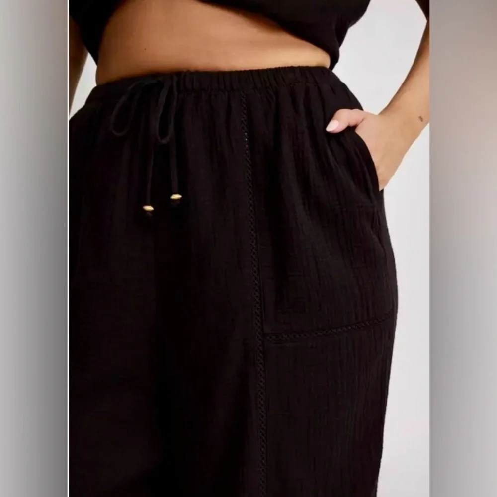 Torrid Black Pull On High Rise Joggers - Size 1X - Like New! - Picture 4 of 13